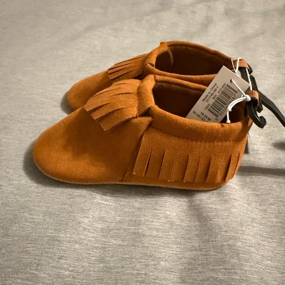 Old Navy Kids Moccasins in Warm Brown - Picture 2 of 5